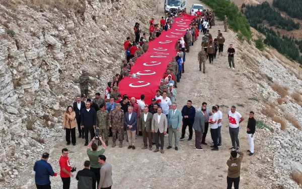 Kahramanmaraş'ta 30 Ağustos nedeniyle Bayrak yürüyüşü yapıldı