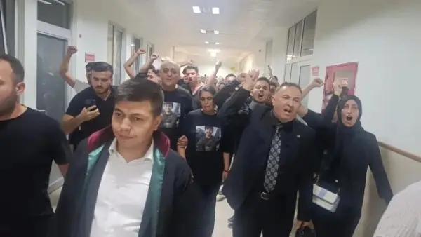 Kahramanmaraş saldırısının ilk davasında anne tahliye edildi.