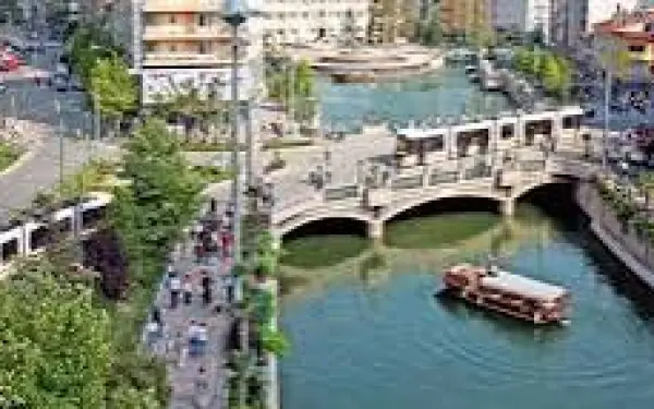 Eskişehir'de üniversite kazanan öğrencilerin mihmandarları hazır.