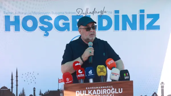 Yalnız Ardıç’ta Paraşütler havalandı,gökyüzü renklendi.
