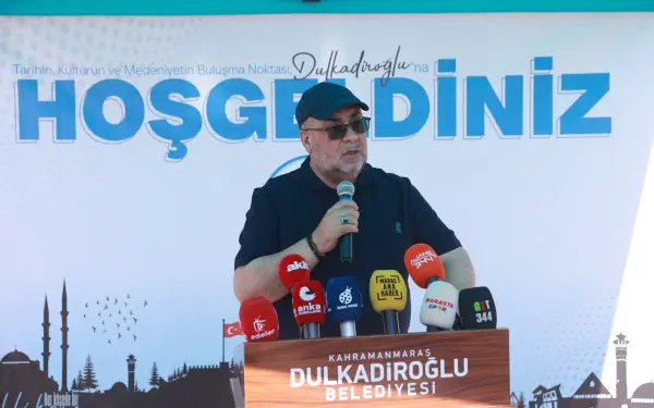 Yalnız Ardıç’ta Paraşütler havalandı,gökyüzü renklendi.