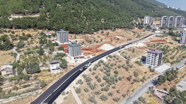 Kahramanmaraş Büyükşehir Belediyesinden şehri rahatlatacak asfalt hamlesi...