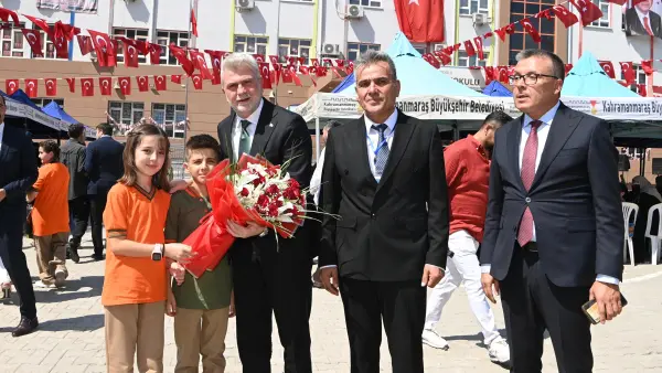 Başkan Görgel,okulların ilk gününde öğrencileri yalnız bırakmadı
