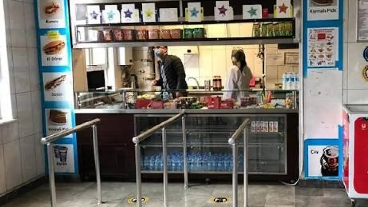 Okullarda,Simit:18 TL,Tost:100 TL