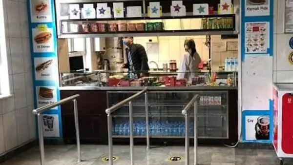 Okullarda,Simit:18 TL,Tost:100 TL