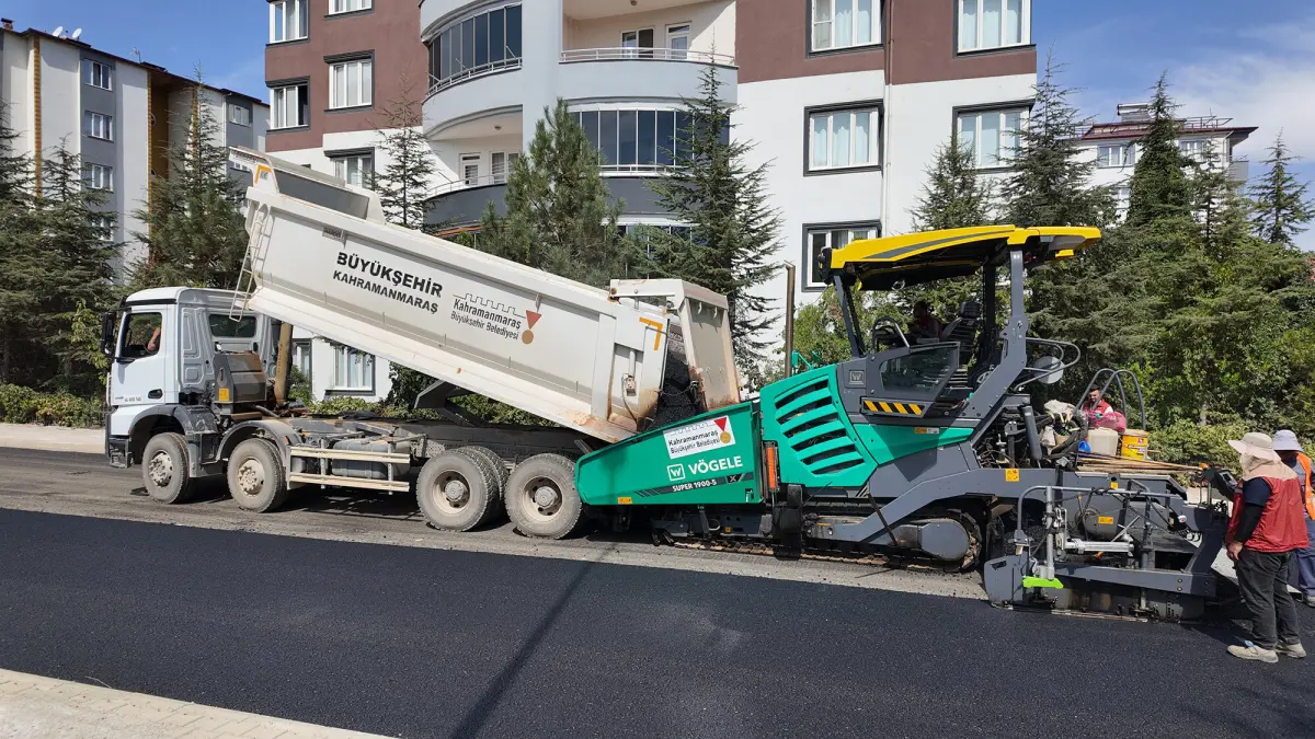 Kahramanmaraş İlçelerde asfalt serimi tam gaz...