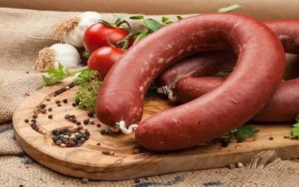 Tarım ve Orman Bakanlığı sahteci sucuk firmalarını ifşa etti.