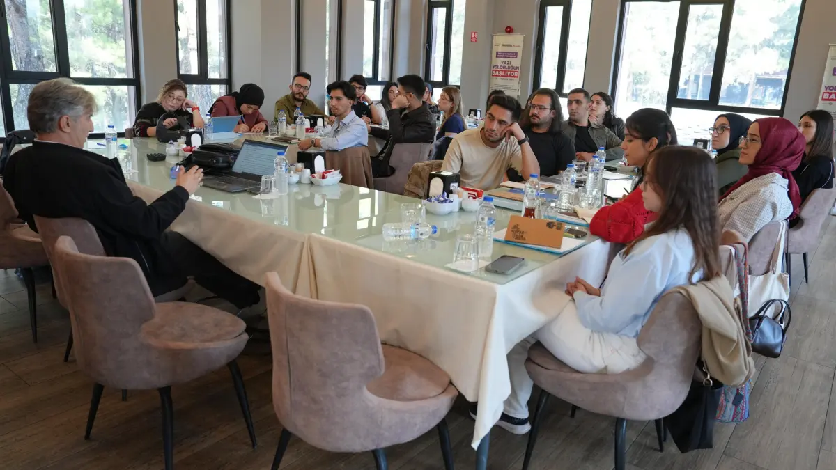 Büyükşehir’in Gençlere Özel Yazarlık Kampı Başladı