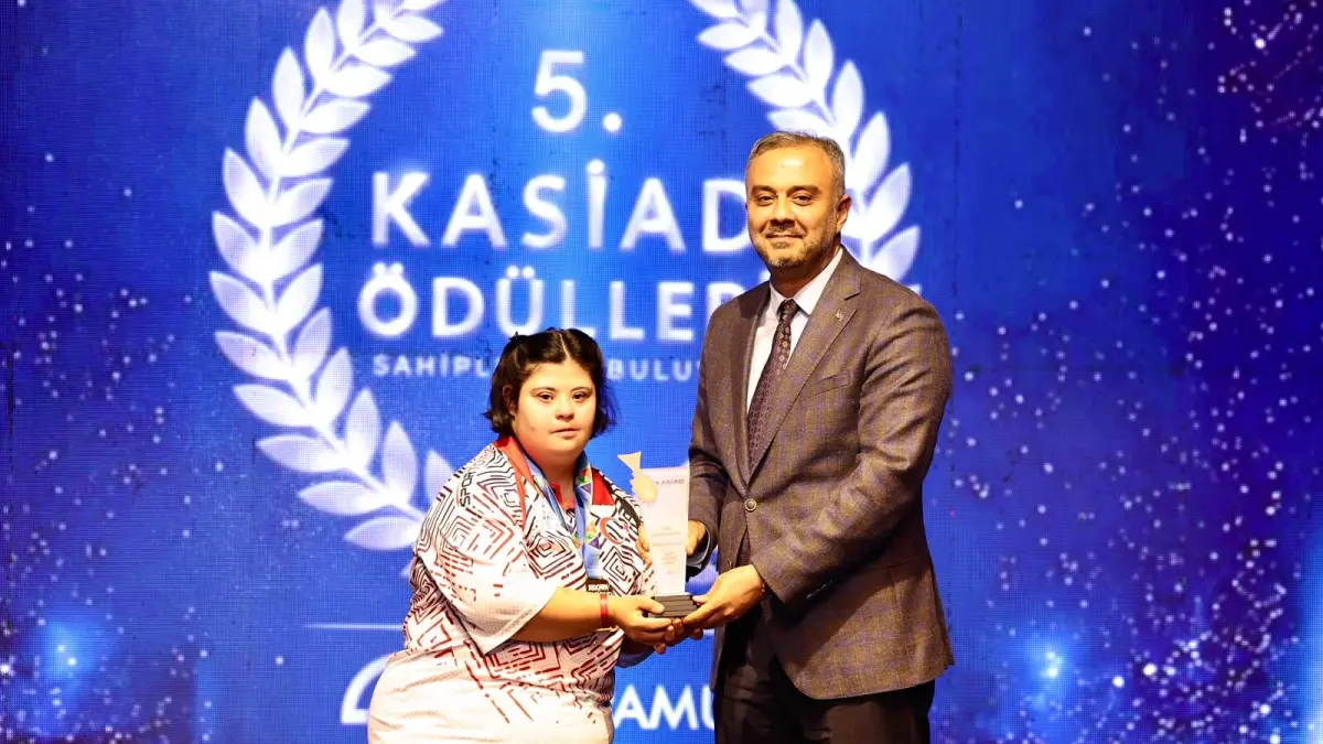 5. KASİAD Ödülleri’nin en özeli, Başkan Toptaş ve Onikişubat Belediyesi’ne verildi.
