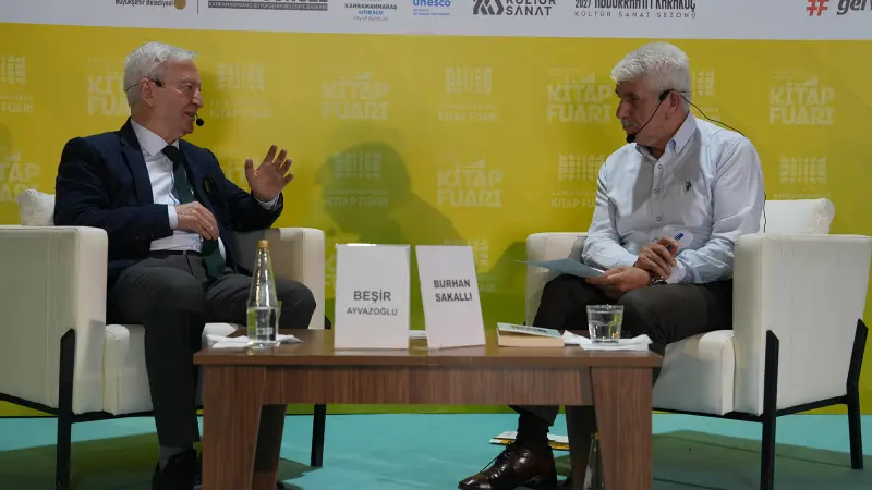 Beşir Ayvazoğlu, Büyükşehir’in Kitap Fuarı’nda Edebiyatı Anlattı.